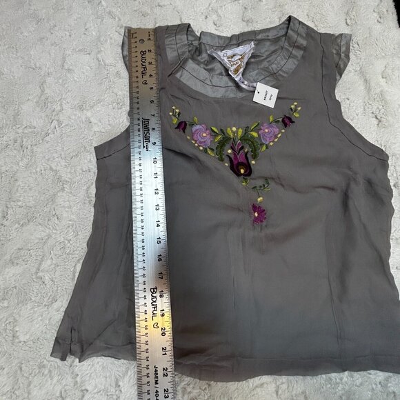 Knitted Dove Womens Embroidered Short Sleeve Silk Blouse Top Large Gray Casual - Picture 8 of 8
